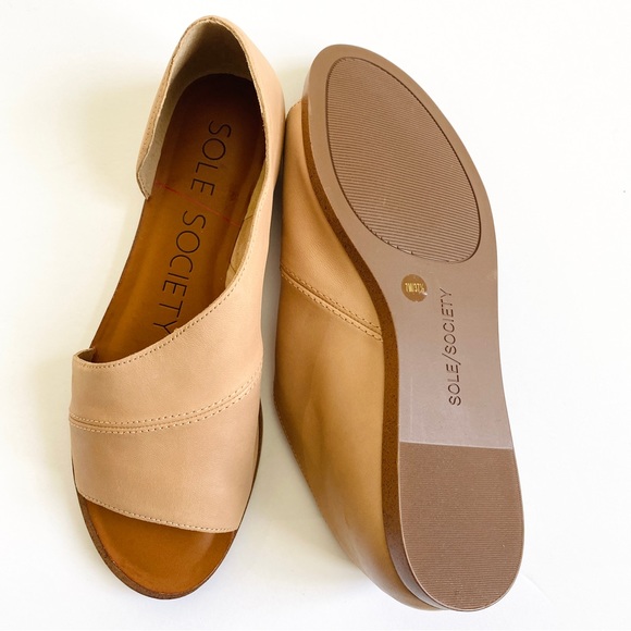 Sole Society Shoes Sole Society Colvan Leather Flats In Nude Poshmark